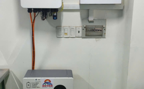 Điện Mặt Trời 3 Pha Lưu Trữ